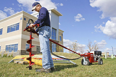 Little Beaver hydraulic earth drill